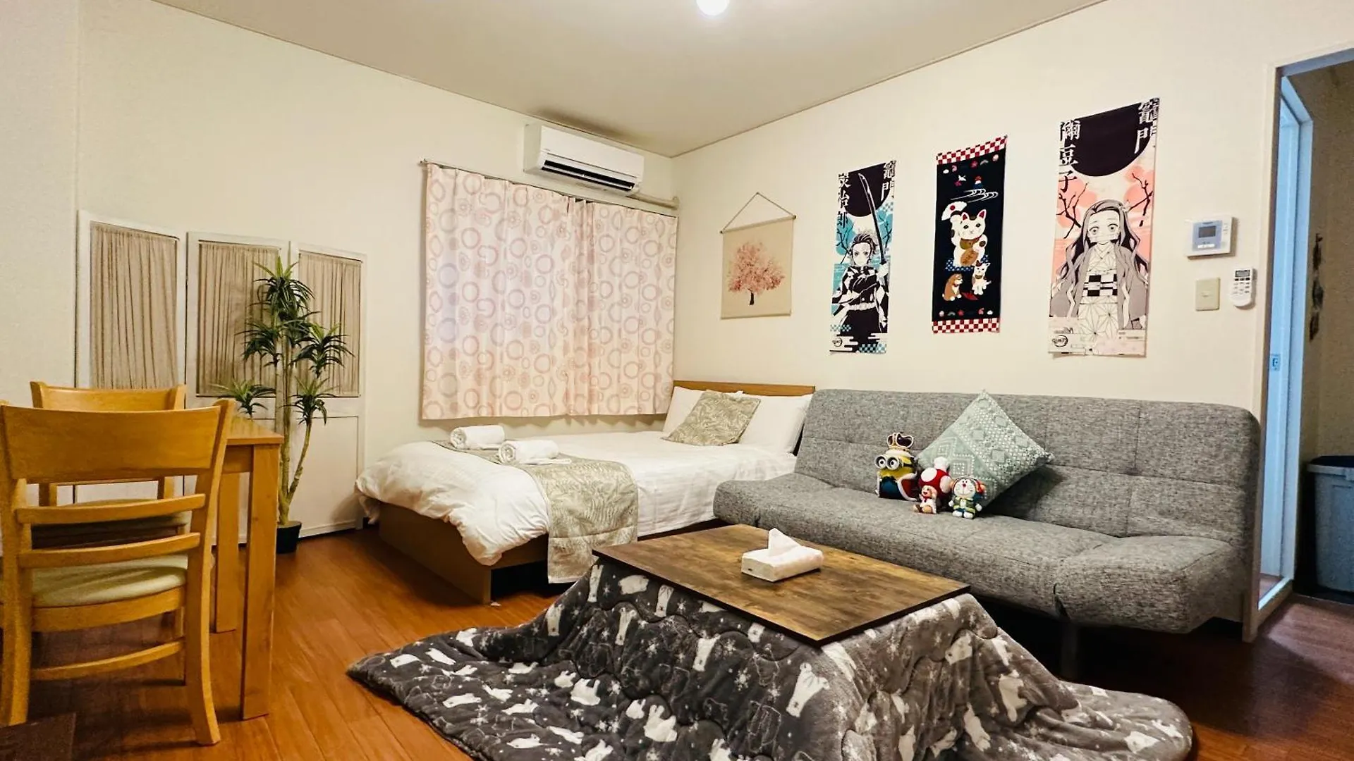 211Gblhouse,難波,道頓堀,黒門市場など主要観光地へすぐの好立地usjへもすぐ!駅から1分のおしゃれなお部屋! Osaka Japan