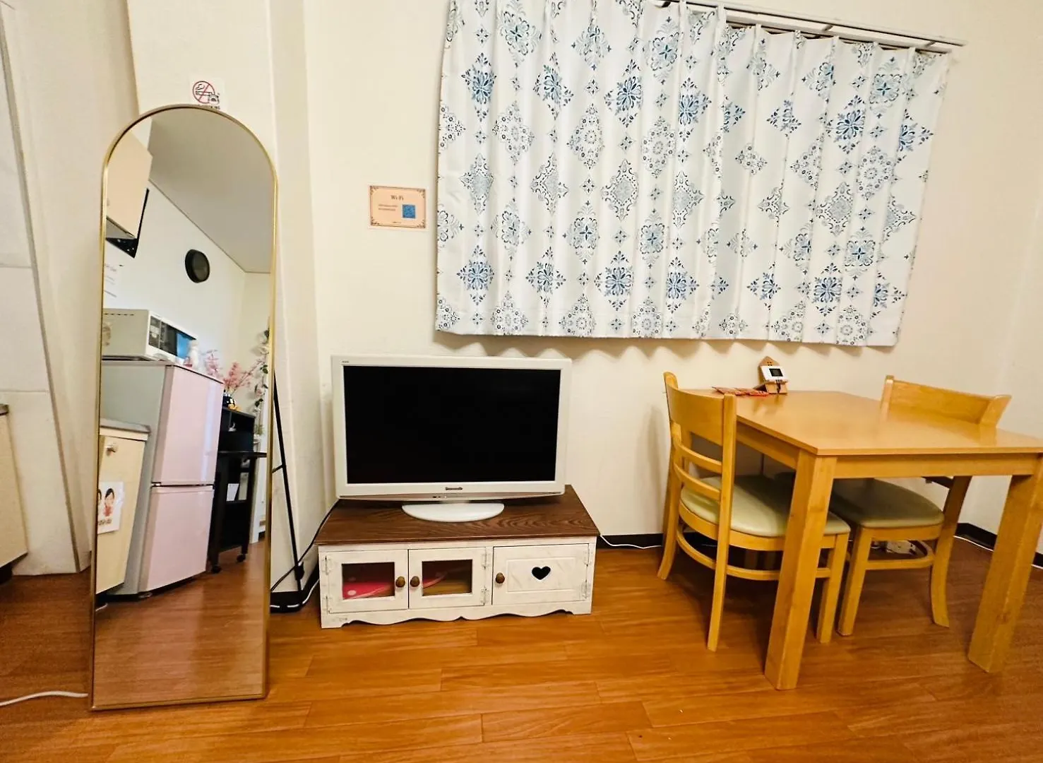 211Gblhouse,難波,道頓堀,黒門市場など主要観光地へすぐの好立地usjへもすぐ!駅から1分のおしゃれなお部屋! Osaka 0*,  Japan