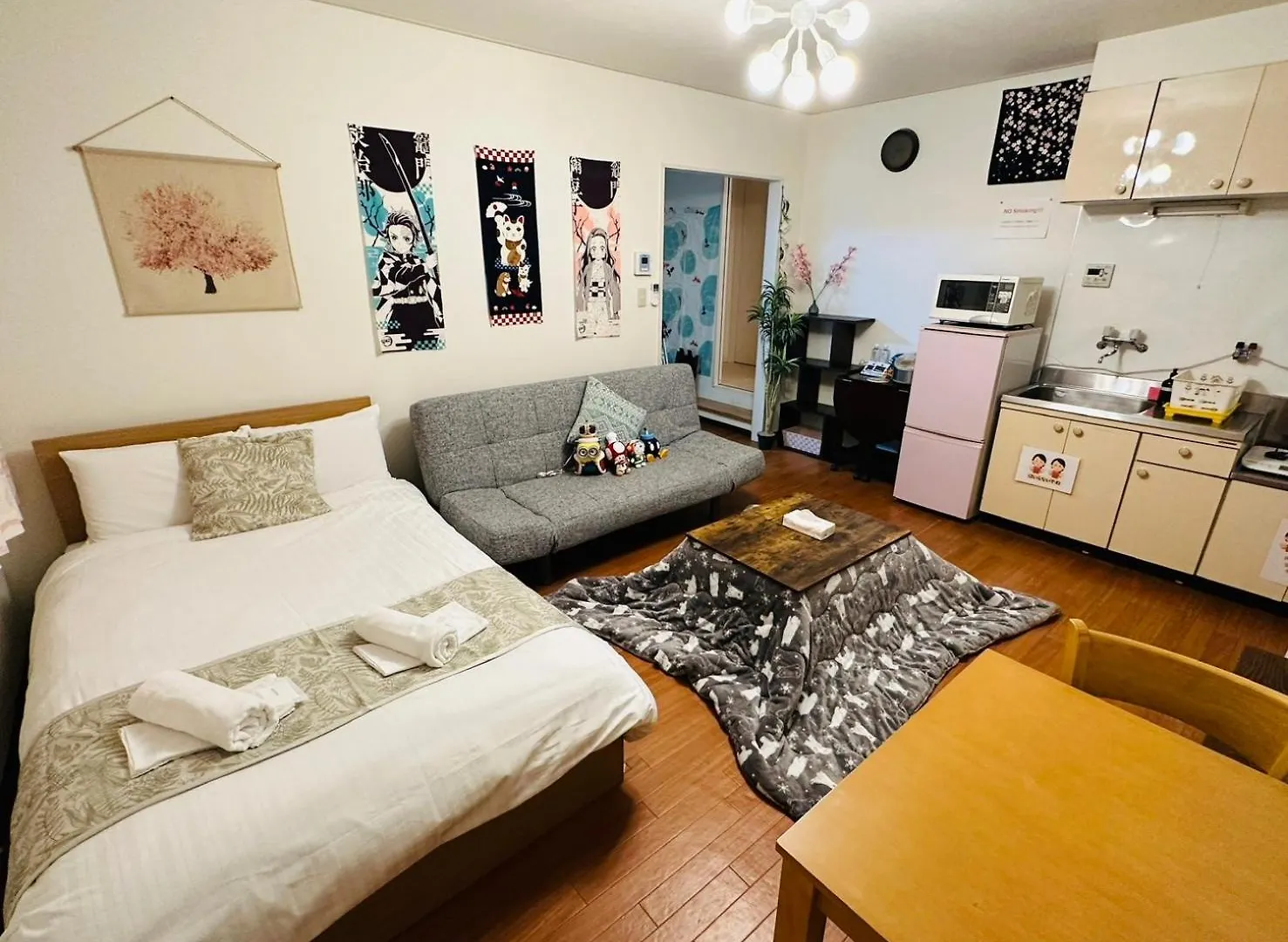 211Gblhouse,難波,道頓堀,黒門市場など主要観光地へすぐの好立地usjへもすぐ!駅から1分のおしゃれなお部屋! Osaka 0*,  Japan